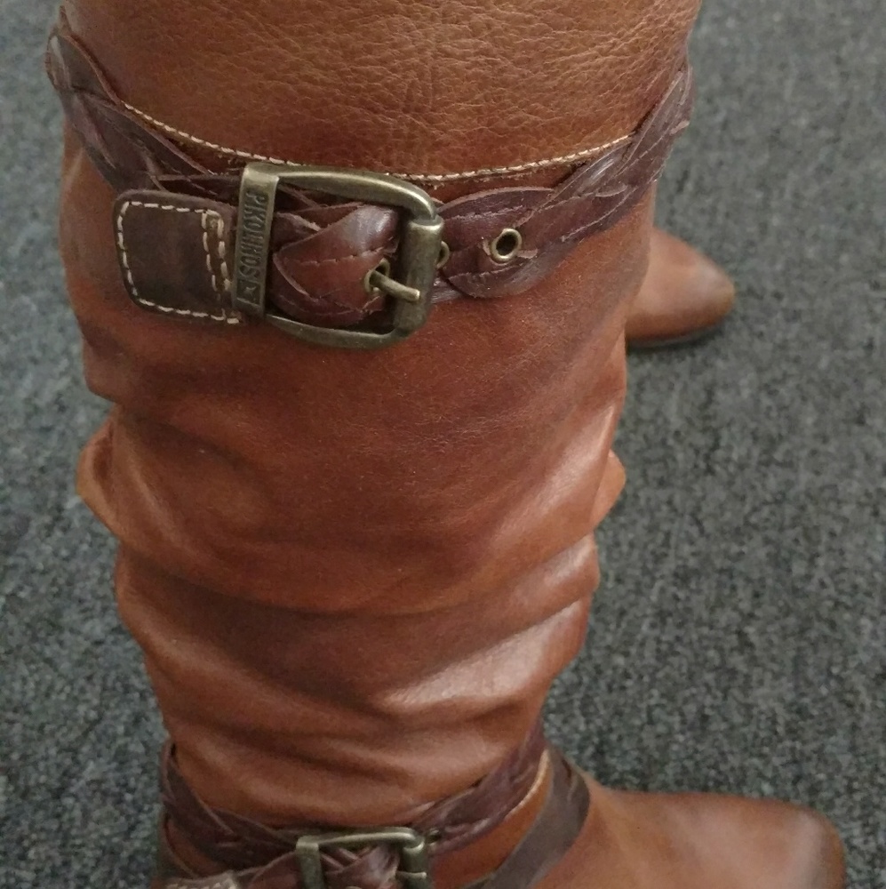 Pikolinos knee high boots